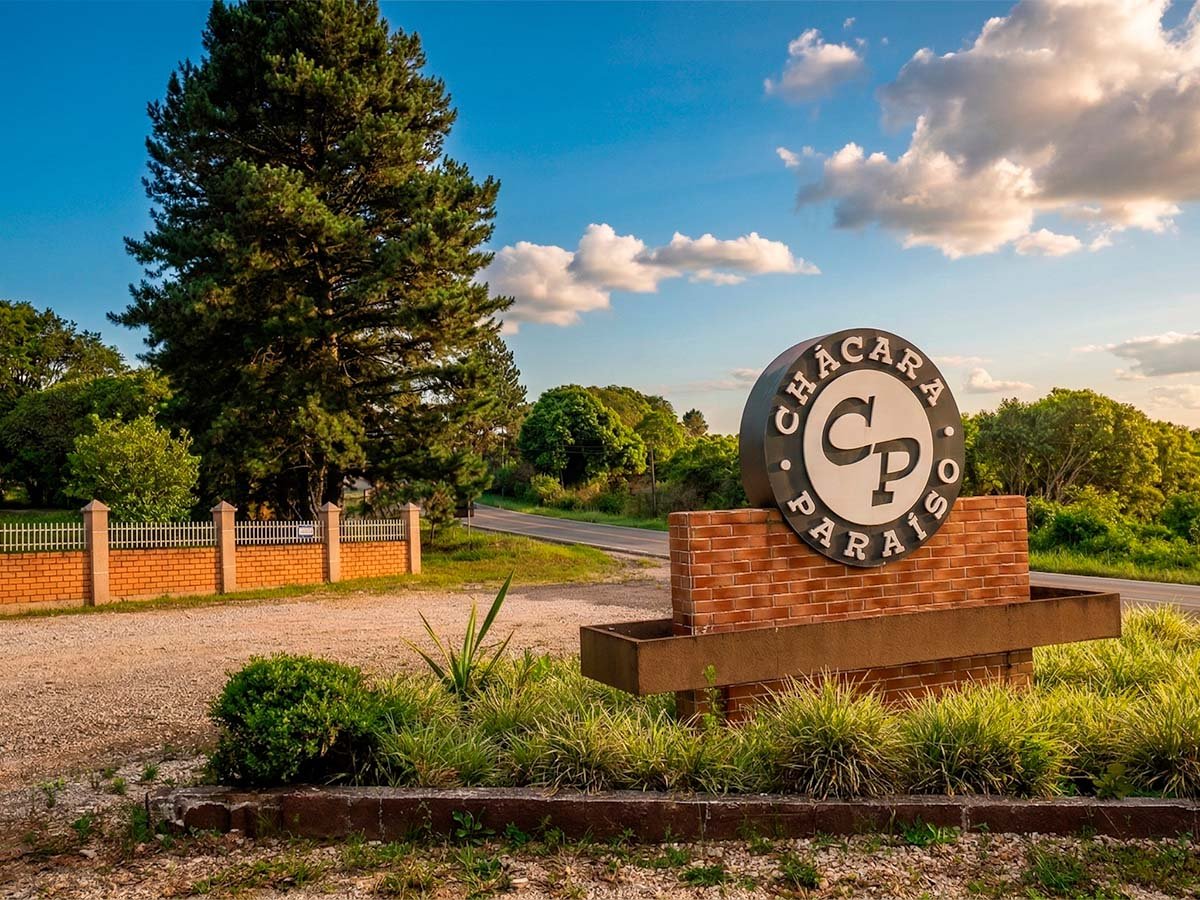 Lago natural para pesca